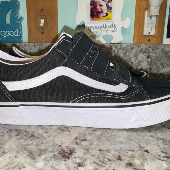 Vans Black & White 3 Strap Velcro Shoes Sze 9M / 10.5W - Picture 7 of 15